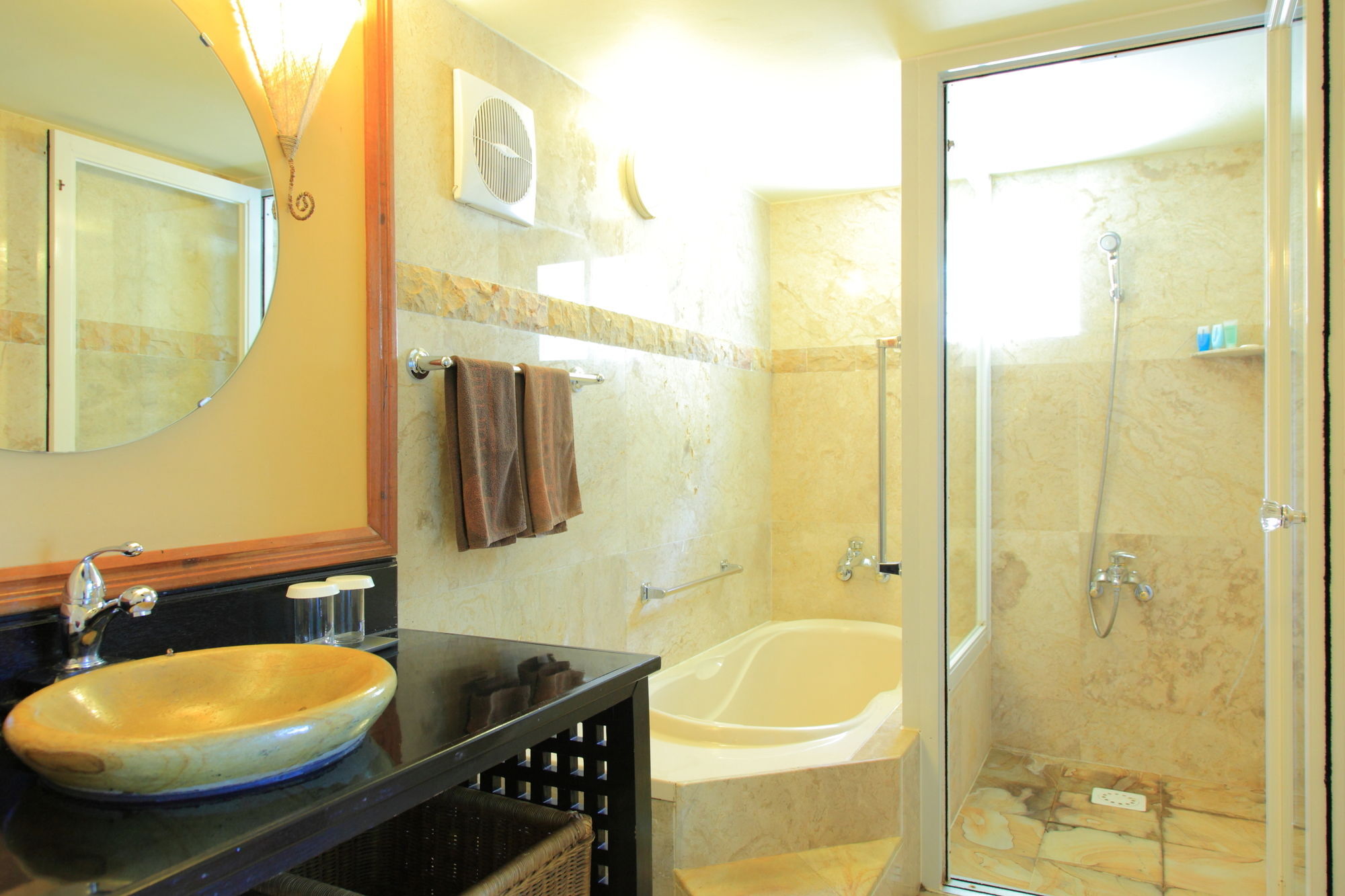 Mariana Resort And Spa Saipan Exterior photo