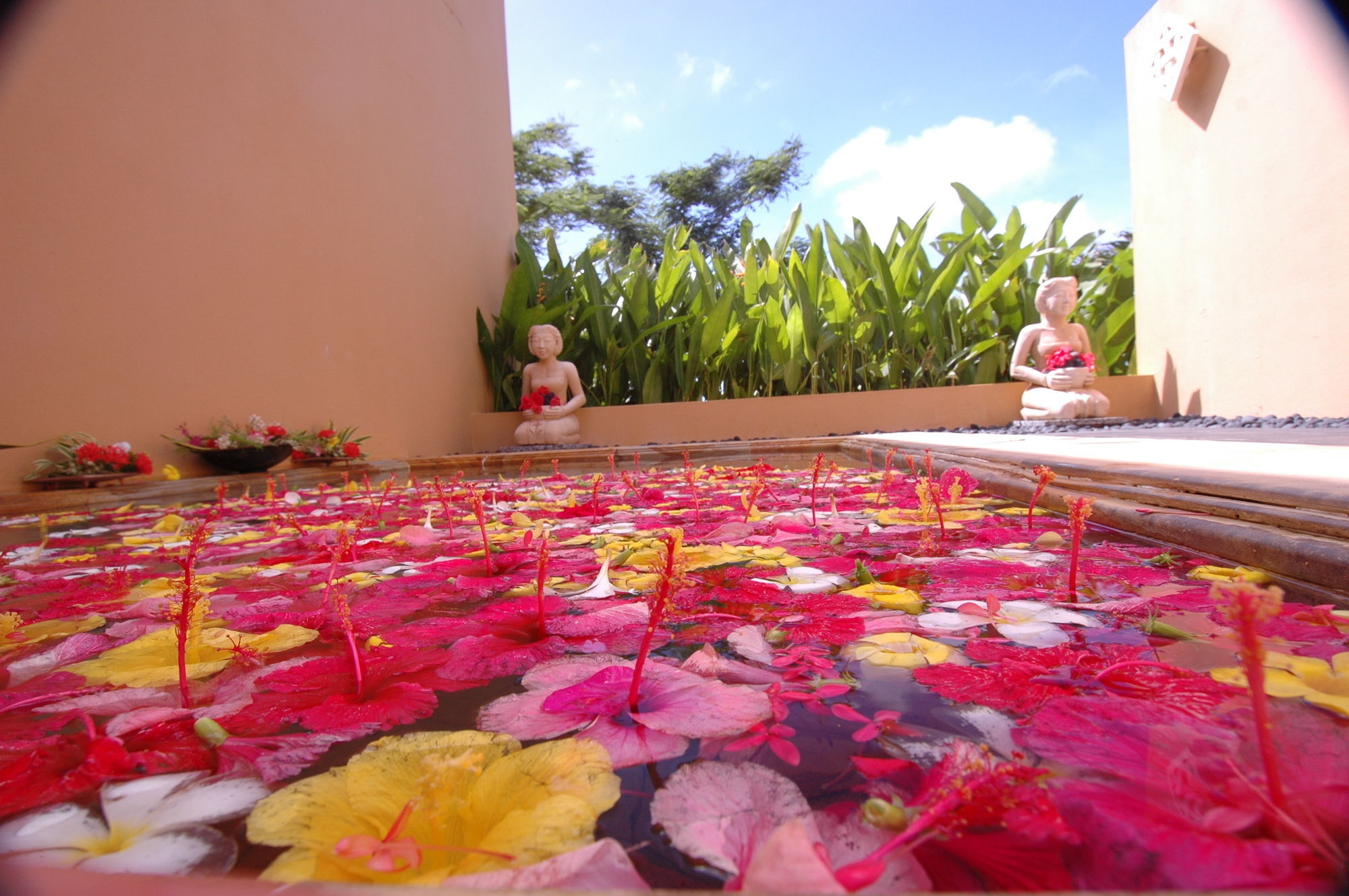 Mariana Resort And Spa Saipan Exterior photo