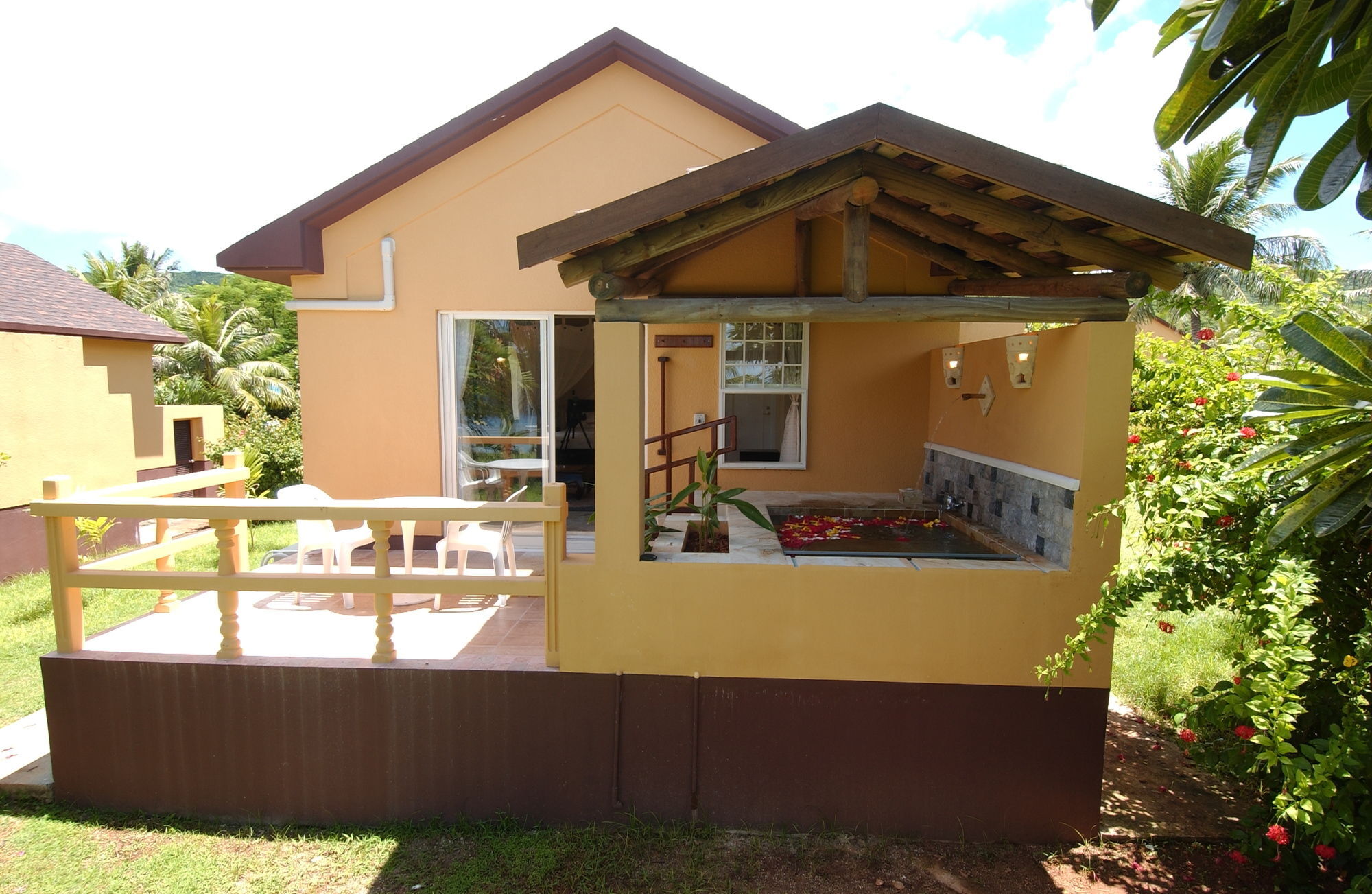 Mariana Resort And Spa Saipan Exterior photo