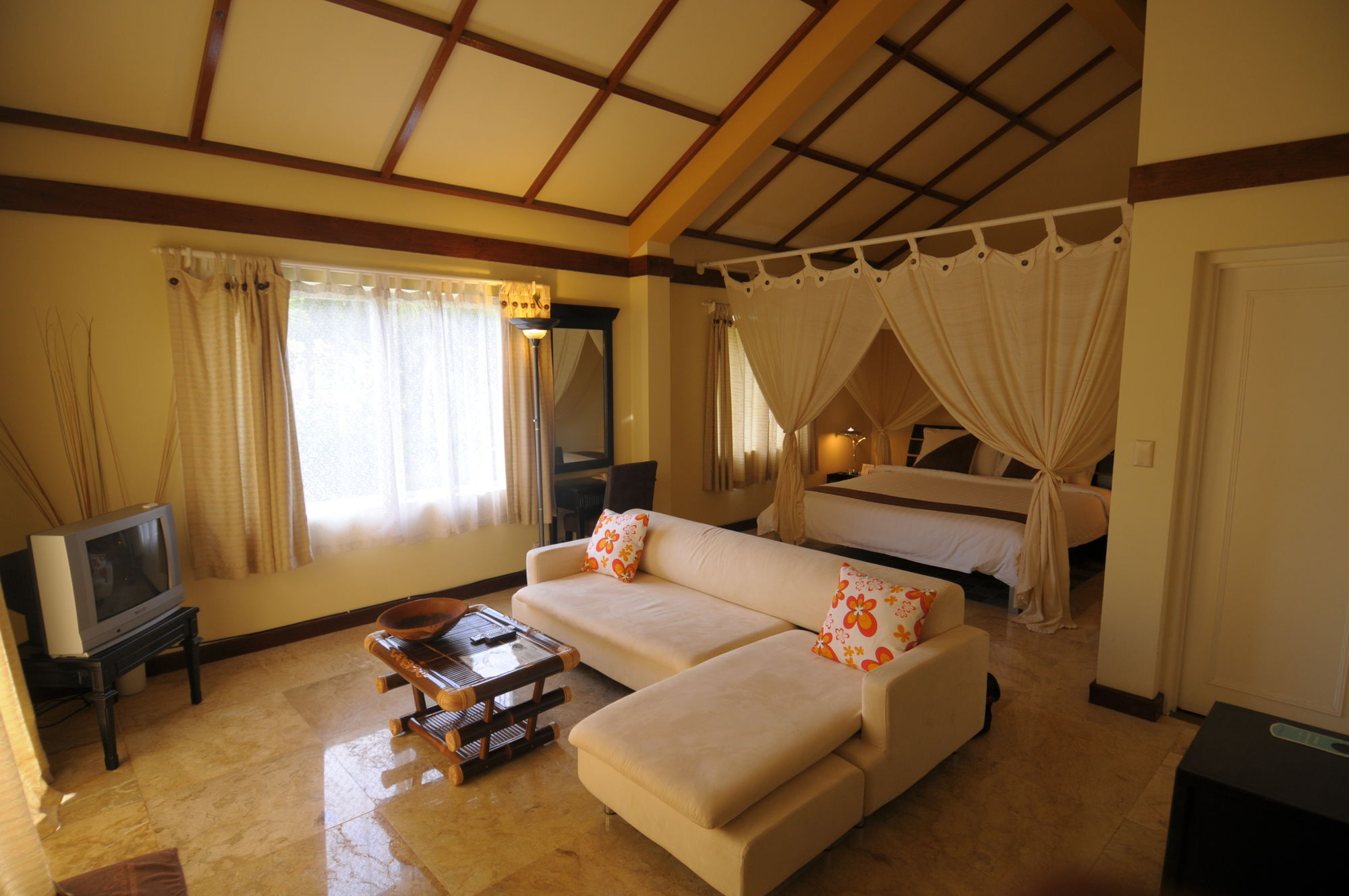 Mariana Resort And Spa Saipan Exterior photo